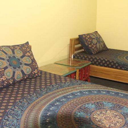 Lotus Paying Guesthouse Варанасі Екстер'єр фото